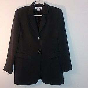 Jones wear suit coat/jacket